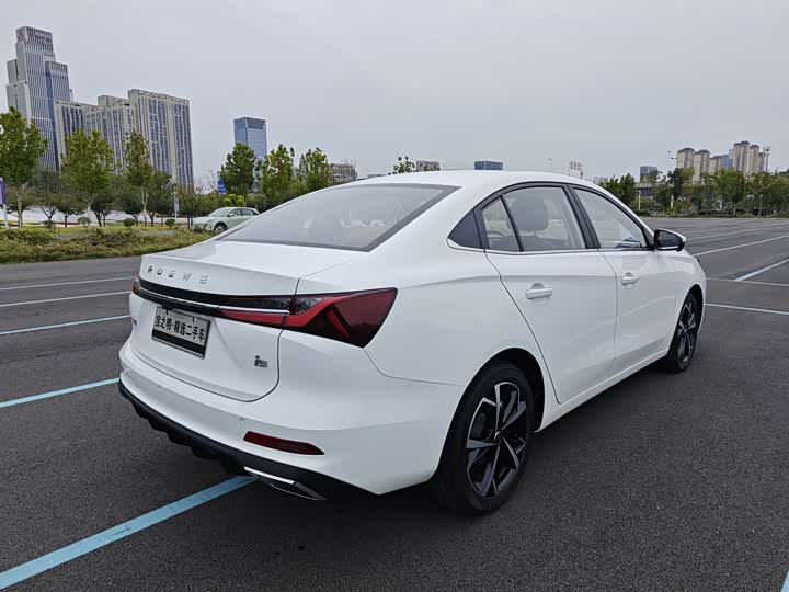 Roewe i5 2024 2024款 1.5L CVT尊荣版