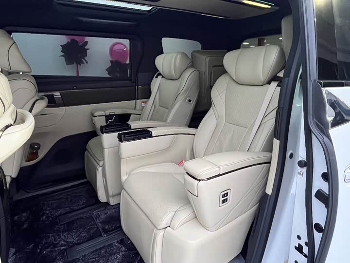 Toyota Alphard 2024 2024款 双擎 2.5L 尊贵版