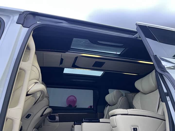 Toyota Alphard 2024 2024款 双擎 2.5L 尊贵版