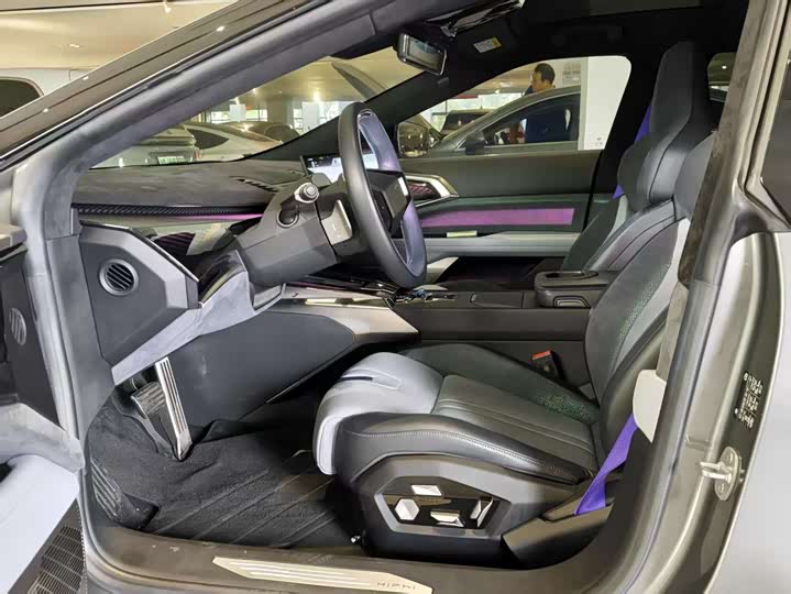 HiPhi Z 2023 2023款 城市版 五座