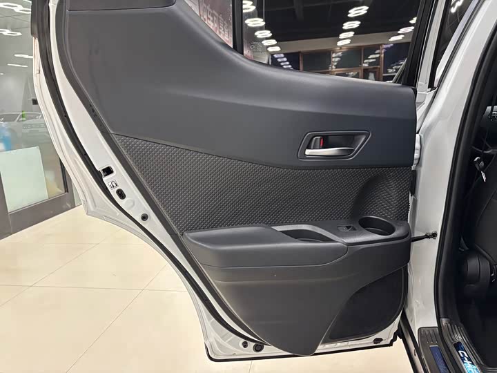 Toyota C-HR 2022 2022款 2.0L 领先版