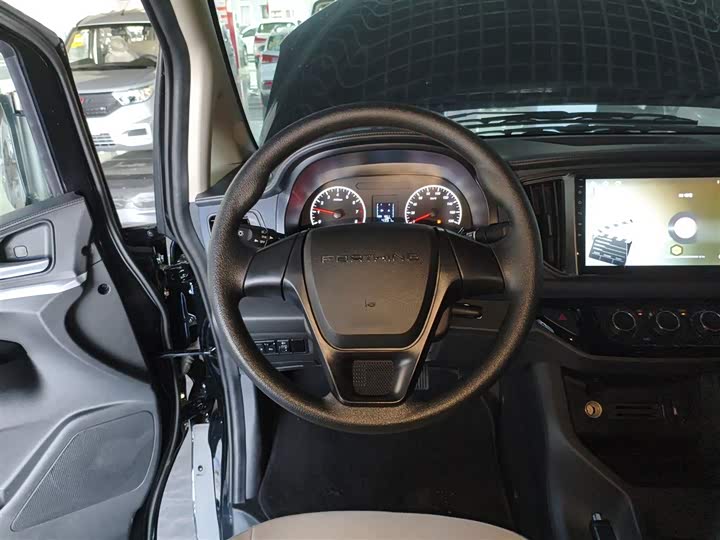 Dongfeng Forthing Lingzhi M5 2023 2023款 M5L 1.6L 基本型 7座