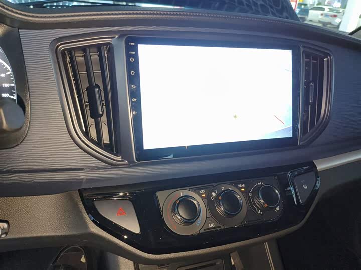 Dongfeng Forthing Lingzhi M5 2023 2023款 M5L 1.6L 基本型 7座