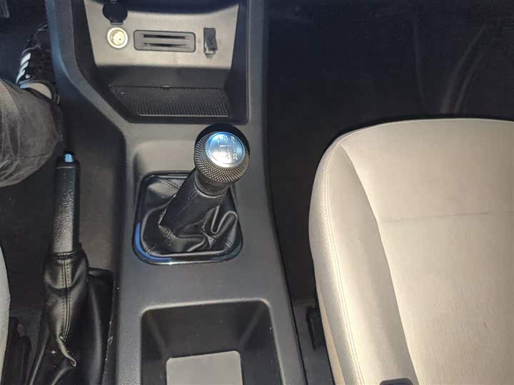 Dongfeng Forthing Lingzhi M5 2023 2023款 M5L 1.6L 基本型 7座