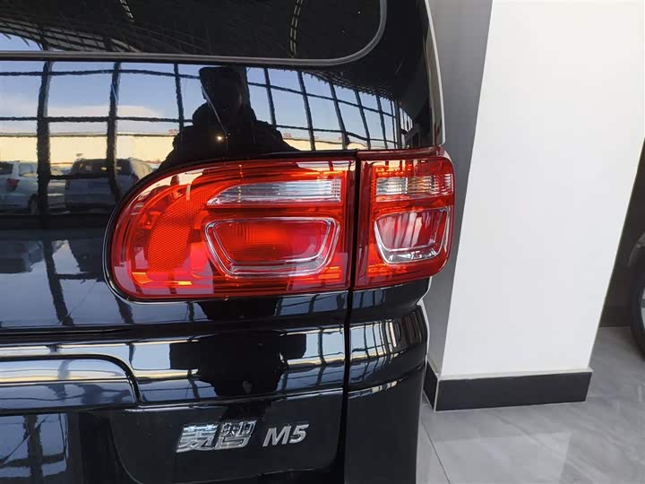 Dongfeng Forthing Lingzhi M5 2023 2023款 M5L 1.6L 基本型 7座