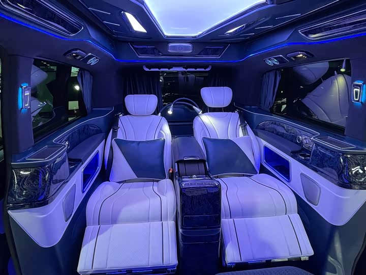 Mercedes-Benz V-Class 2021 2021款 V 260 L 长轴距豪华版