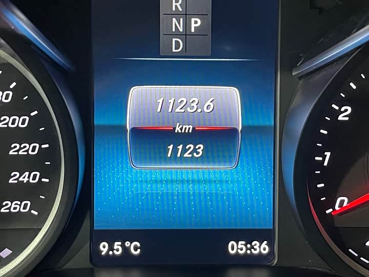 Mercedes-Benz V-Class 2021 2021款 V 260 L 长轴距豪华版