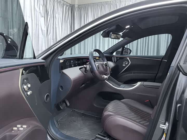 Avatr 11 2023 2023款 鸿蒙 90度 后驱版