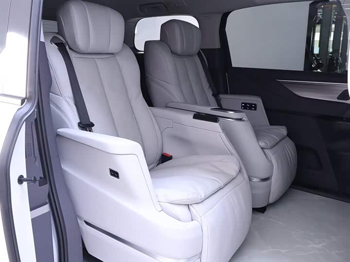 Buick GL8 ES 2025 2025款 陆尊 智享版