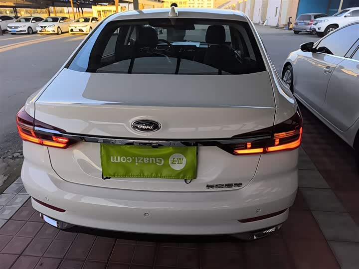 Ford Escort 2021 2021款 1.5L 自动钻石版