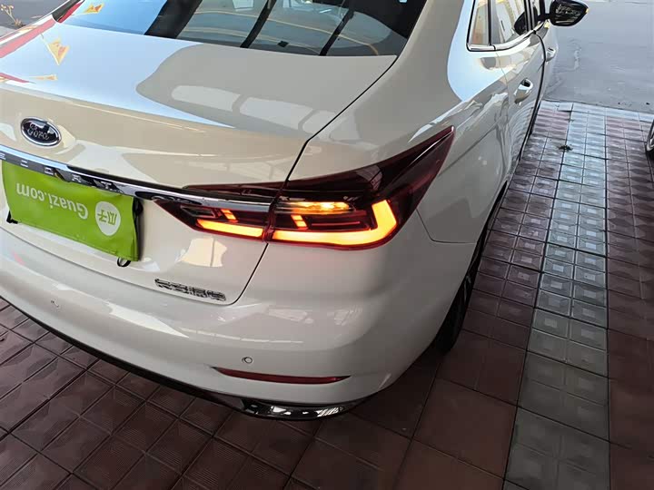 Ford Escort 2021 2021款 1.5L 自动钻石版