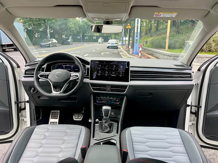Volkswagen Tiguan X 2022 2022款 330TSI 两驱越享版