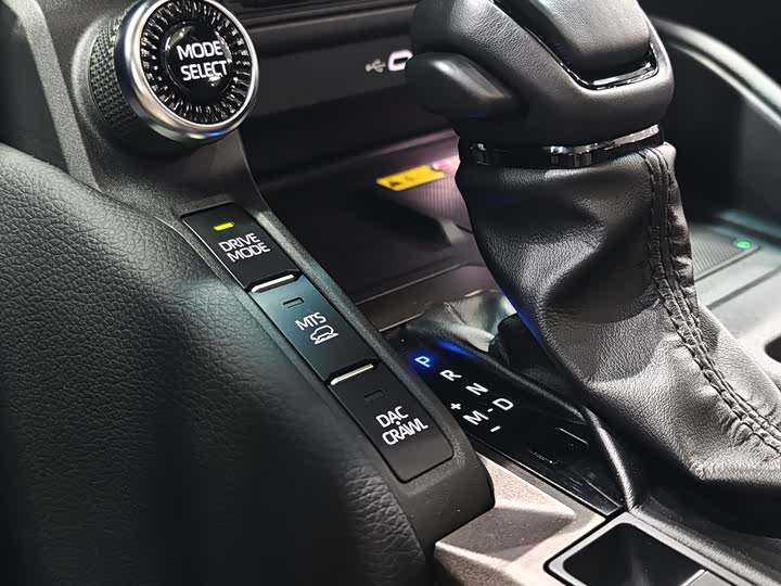 Toyota Prado 2024 2024款 2.4T 悍野WX版 6座