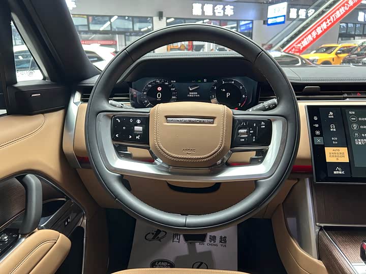 Land Rover Range Rover 2025 2025款 3.0 L6 400PS 盛世加长版 七座