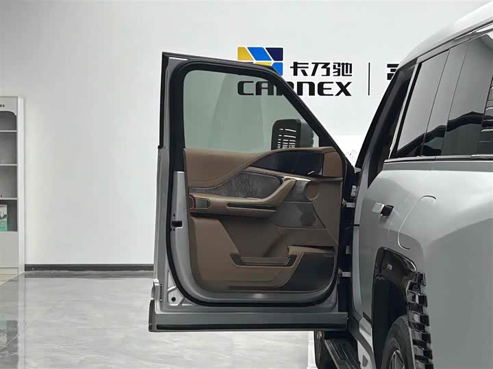 BYD Yangwang U8 2023 2023款 豪华版