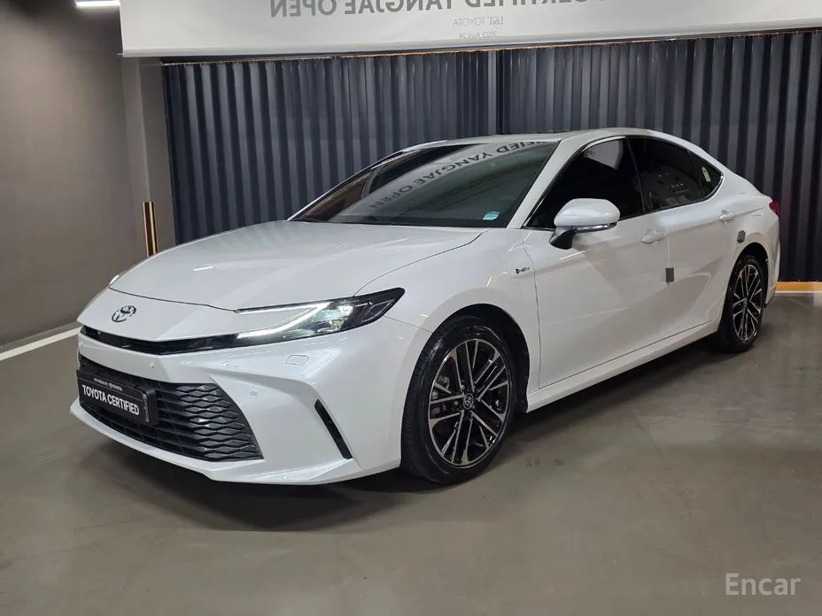 Toyota Camry 2024 2.5 XLE Hybrid