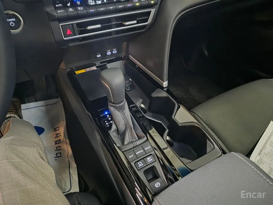 Toyota Camry 2024 2.5 XLE Hybrid