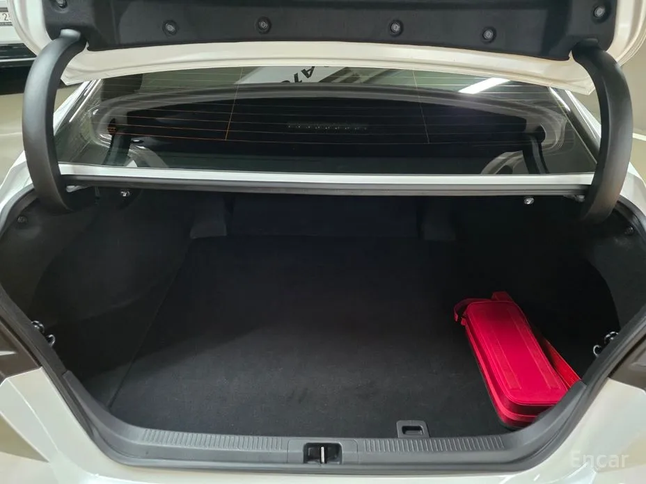 Toyota Camry 2024 2.5 XLE Hybrid