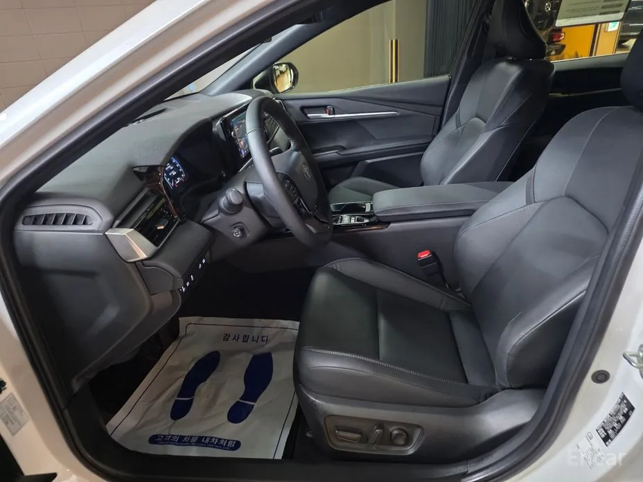 Toyota Camry 2024 2.5 XLE Hybrid