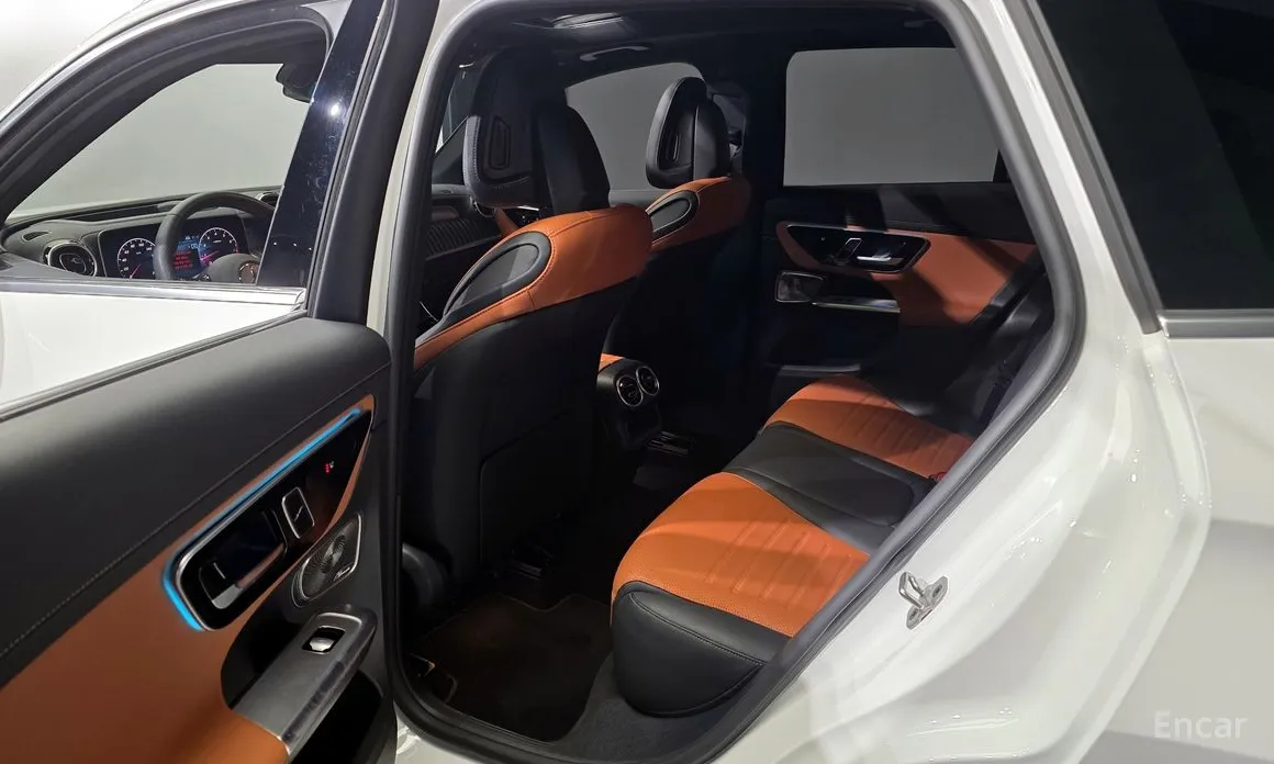 Mercedes-Benz GLC-Class 2023 GLC300 4MATIC AMG Line