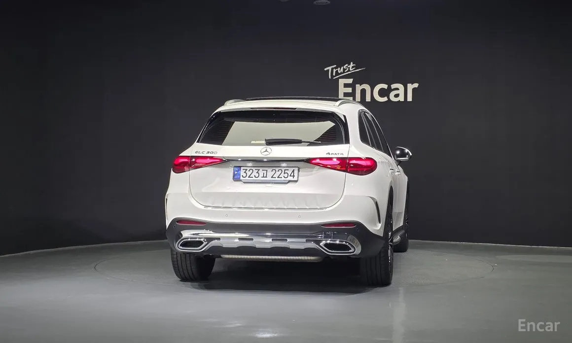 Mercedes-Benz GLC-Class 2023 GLC300 4MATIC AMG Line