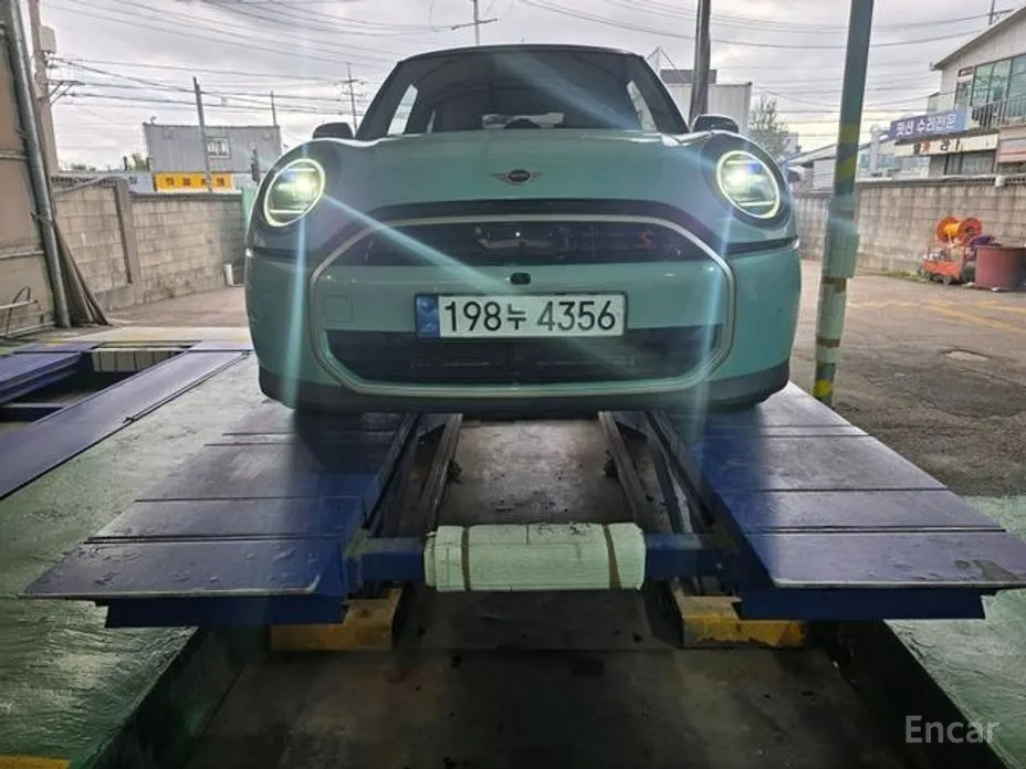 Mini Cooper 2024 Favoured