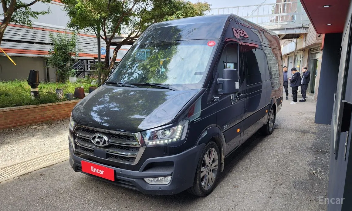 Hyundai Solati 2015 15-seater