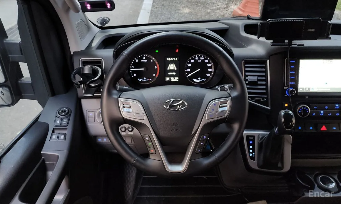 Hyundai Solati 2015 15-seater