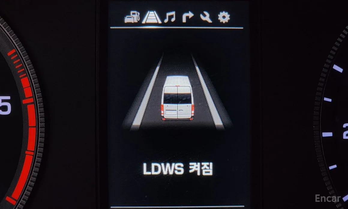 Hyundai Solati 2015 15-seater