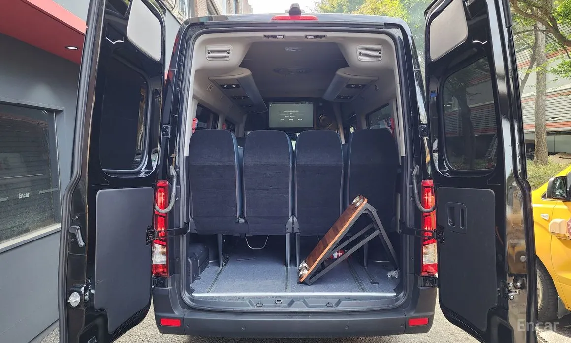 Hyundai Solati 2015 15-seater