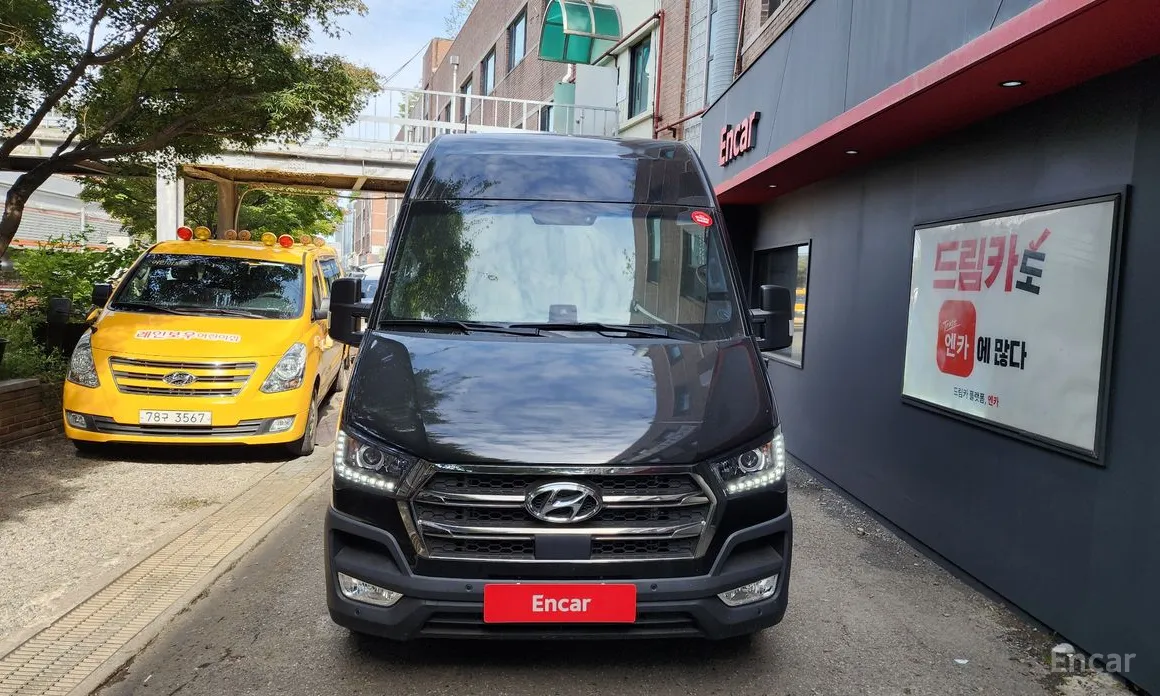 Hyundai Solati 2015 15-seater