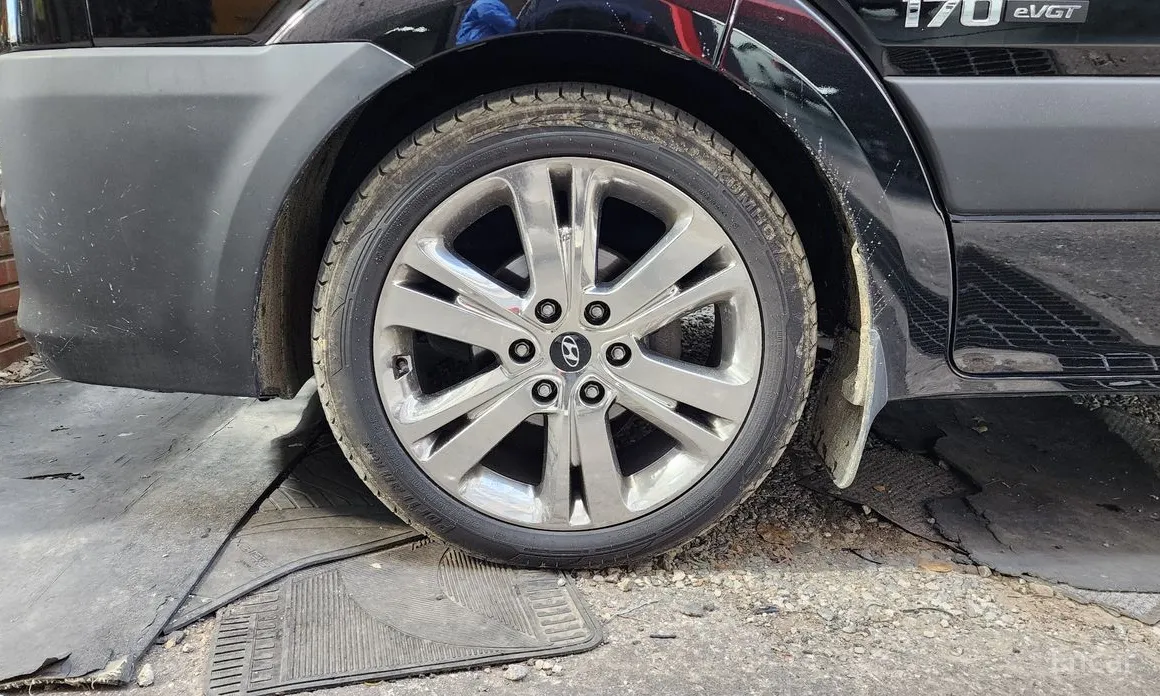 Hyundai Solati 2015 15-seater