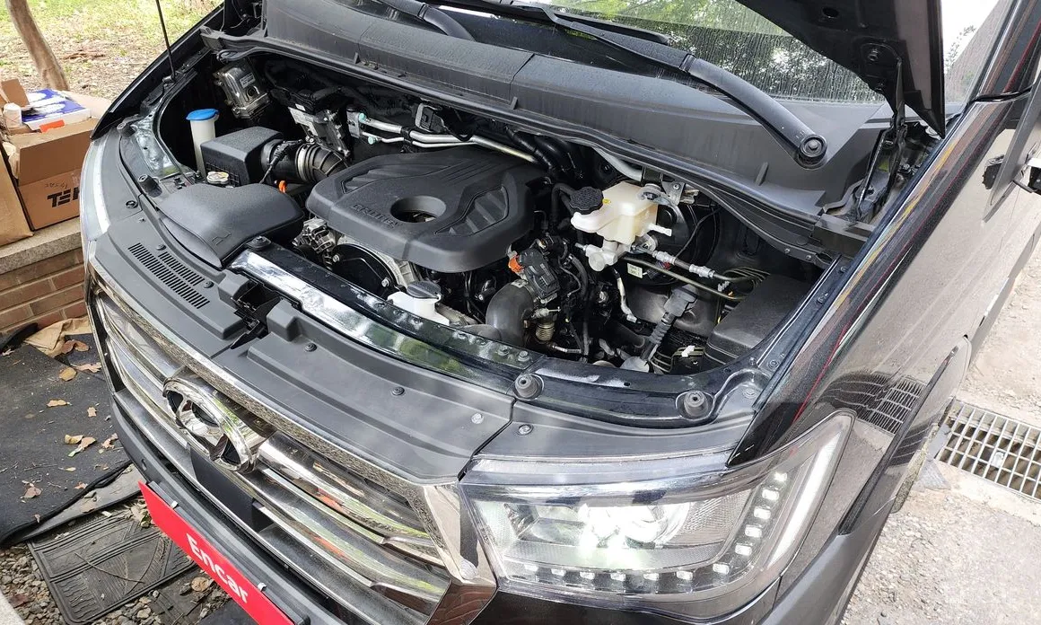 Hyundai Solati 2015 15-seater