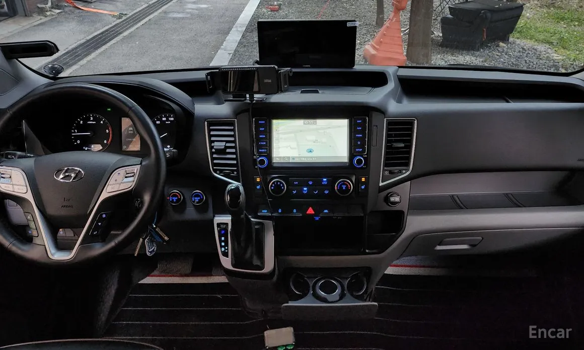 Hyundai Solati 2015 15-seater