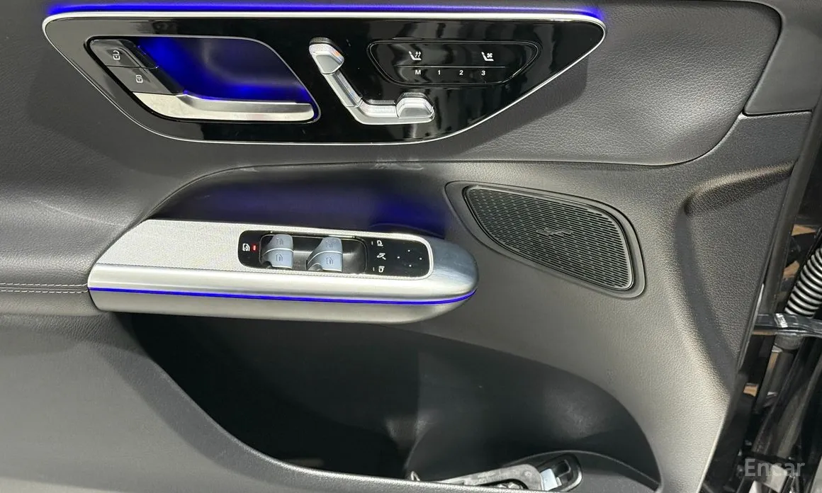 Mercedes-Benz GLC-Class 2023 GLC220 d 4MATIC