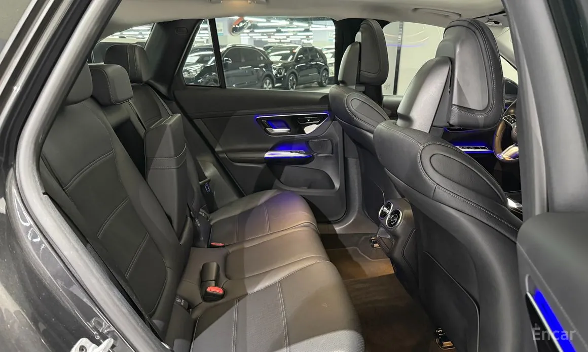 Mercedes-Benz GLC-Class 2023 GLC220 d 4MATIC