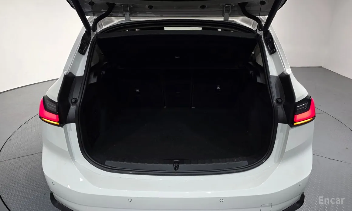 BMW 2 Series 2022 220i Advantage