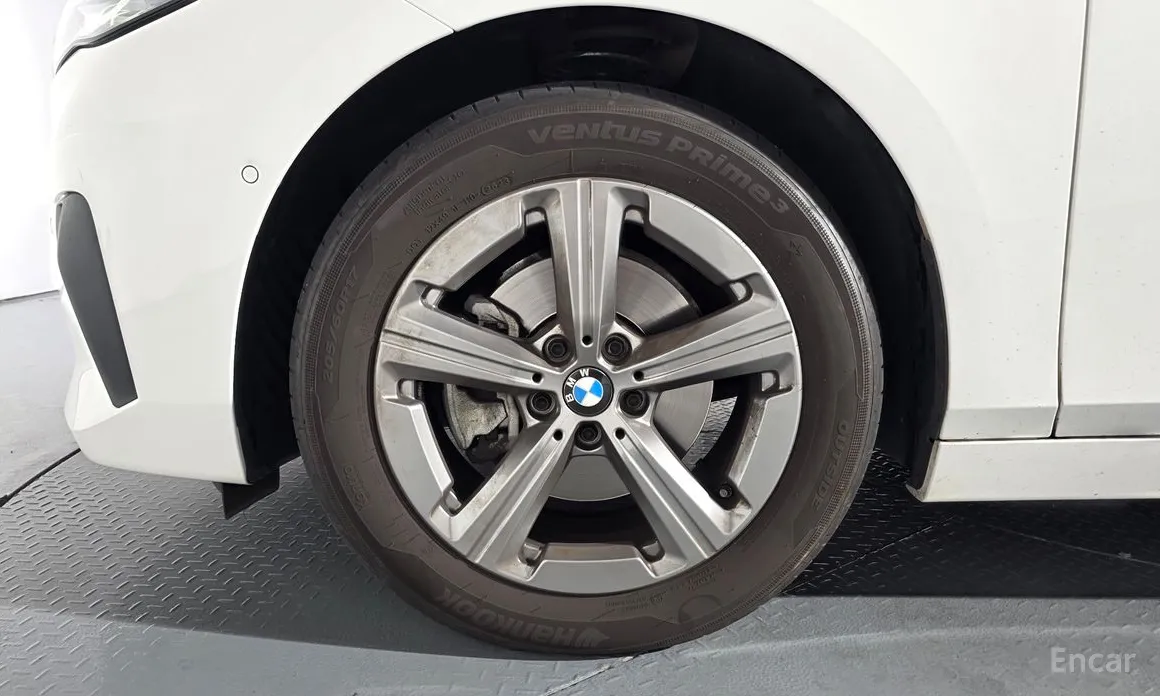 BMW 2 Series 2022 220i Advantage