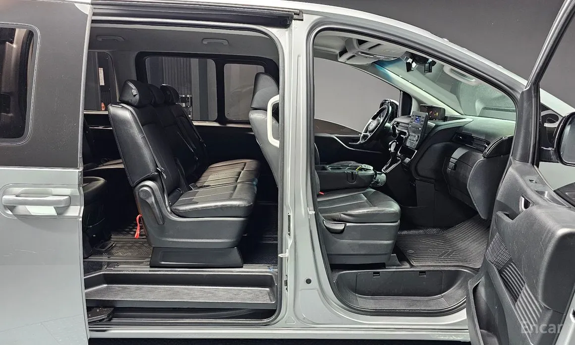 Hyundai Staria 2021 Tourer 11-Seater