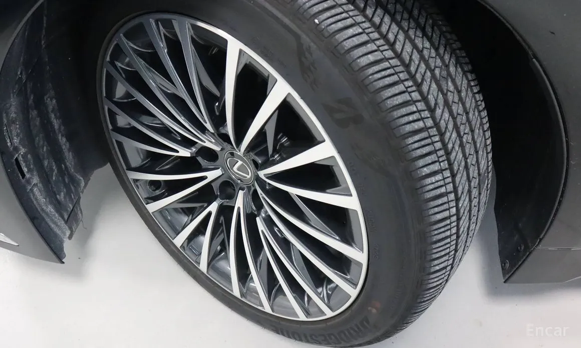 Lexus LS 2018 3.5 Luxury AWD