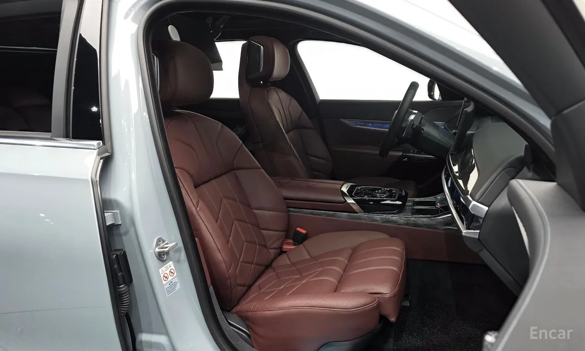 BMW 7 Series 2022 740i sDrive M Sport