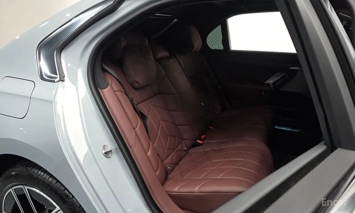 BMW 7 Series 2022 740i sDrive M Sport