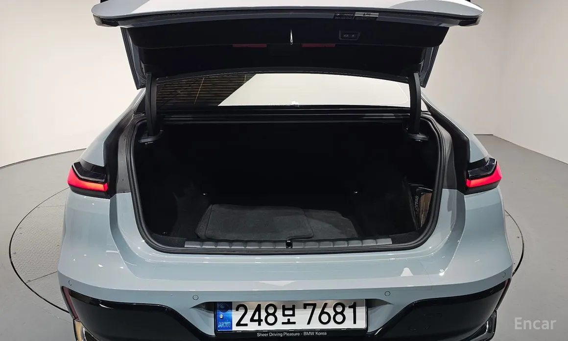 BMW 7 Series 2022 740i sDrive M Sport