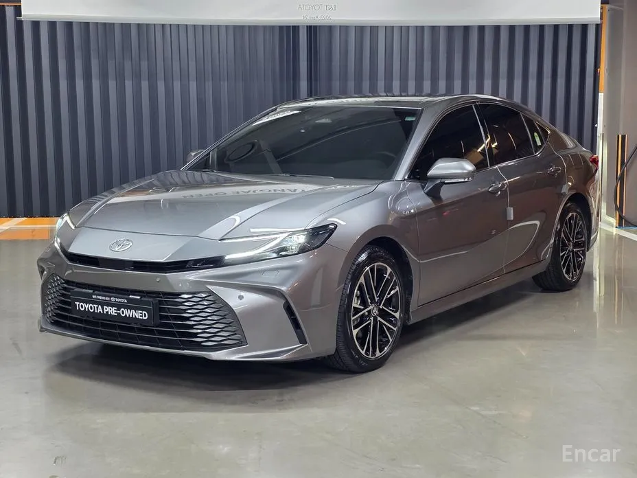 Toyota Camry 2024 2.5 XLE Hybrid