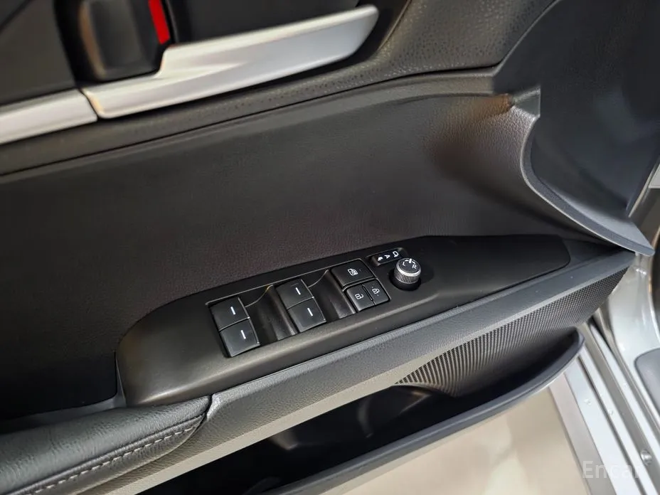 Toyota Camry 2024 2.5 XLE Hybrid