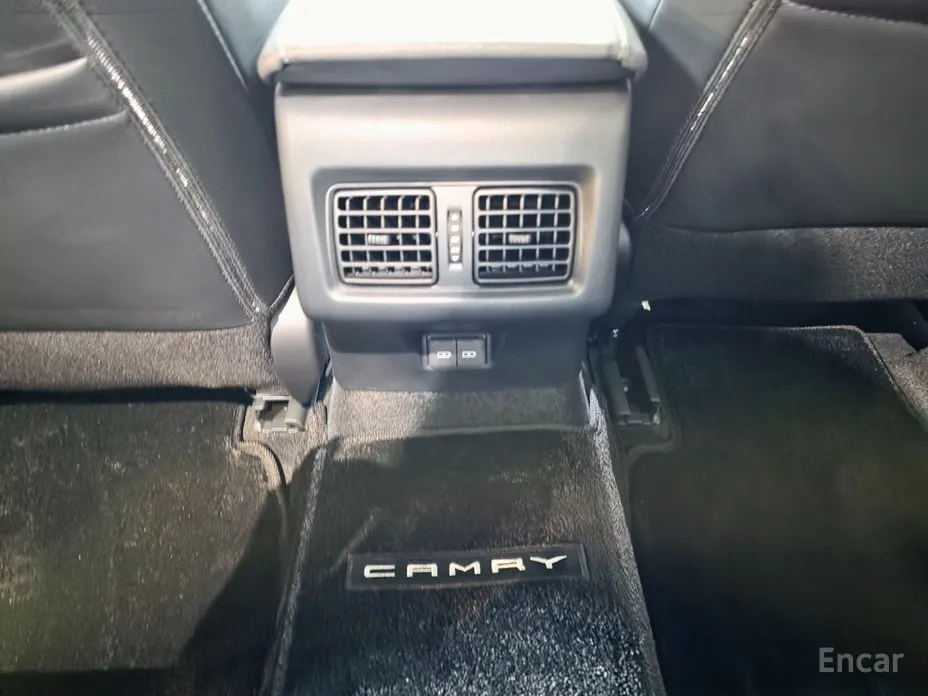 Toyota Camry 2024 2.5 XLE Hybrid