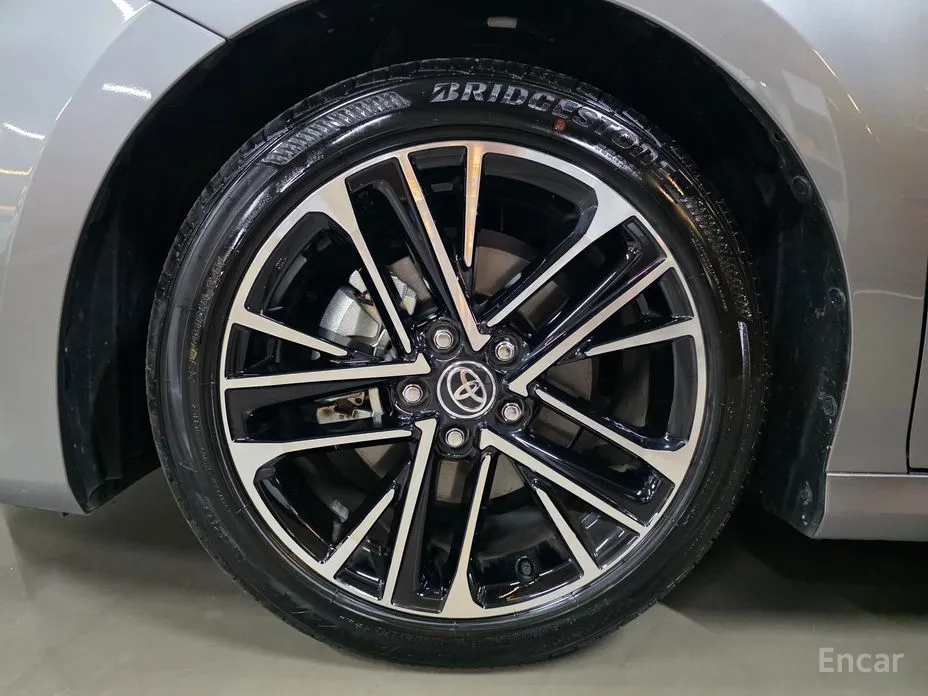 Toyota Camry 2024 2.5 XLE Hybrid