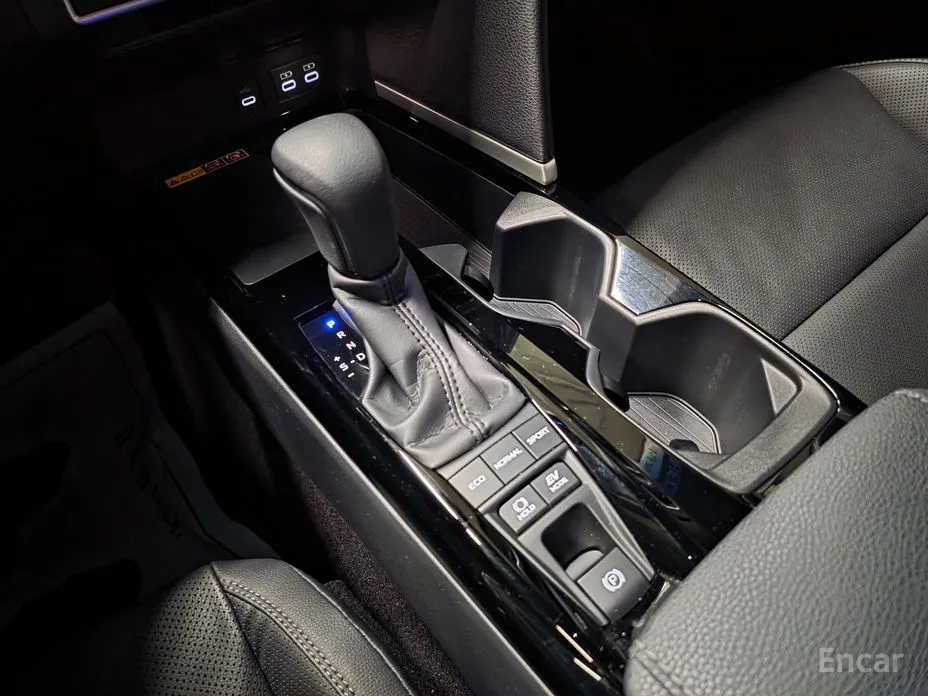 Toyota Camry 2024 2.5 XLE Hybrid