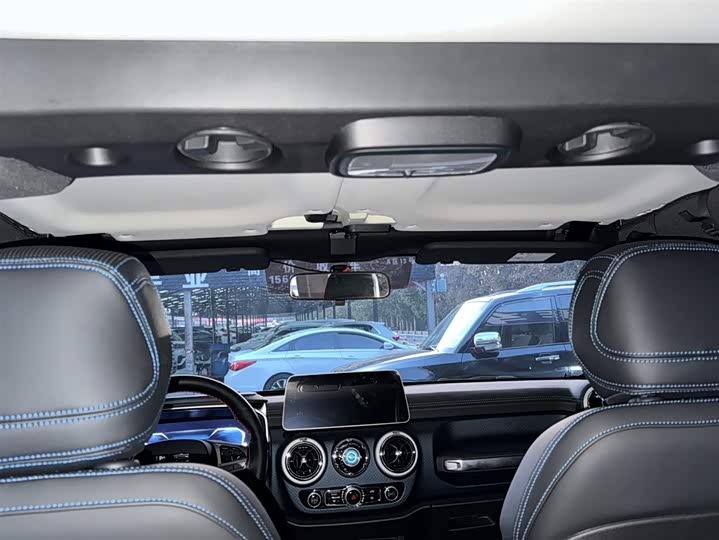 BAIC Beijing BJ40 2024 2024款 2.0T 城市猎人荣耀版