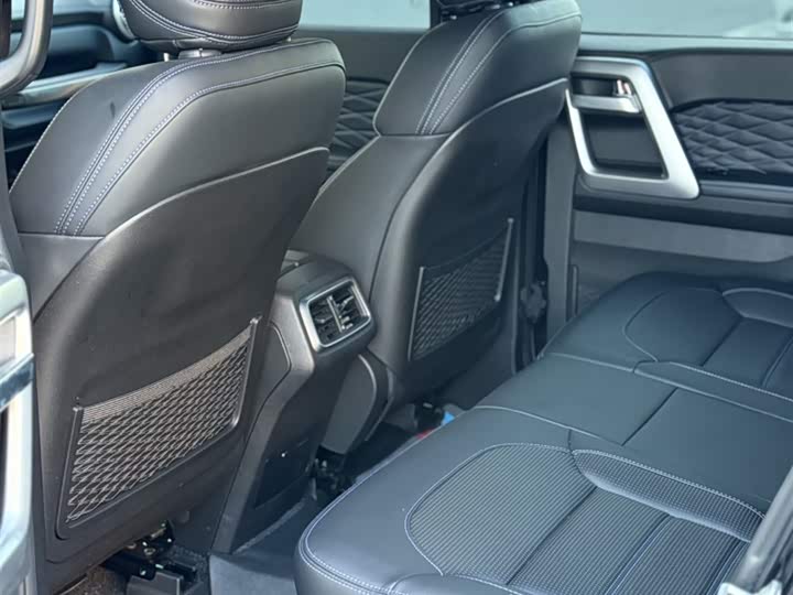 BAIC Beijing BJ40 2024 2024款 2.0T 城市猎人荣耀版